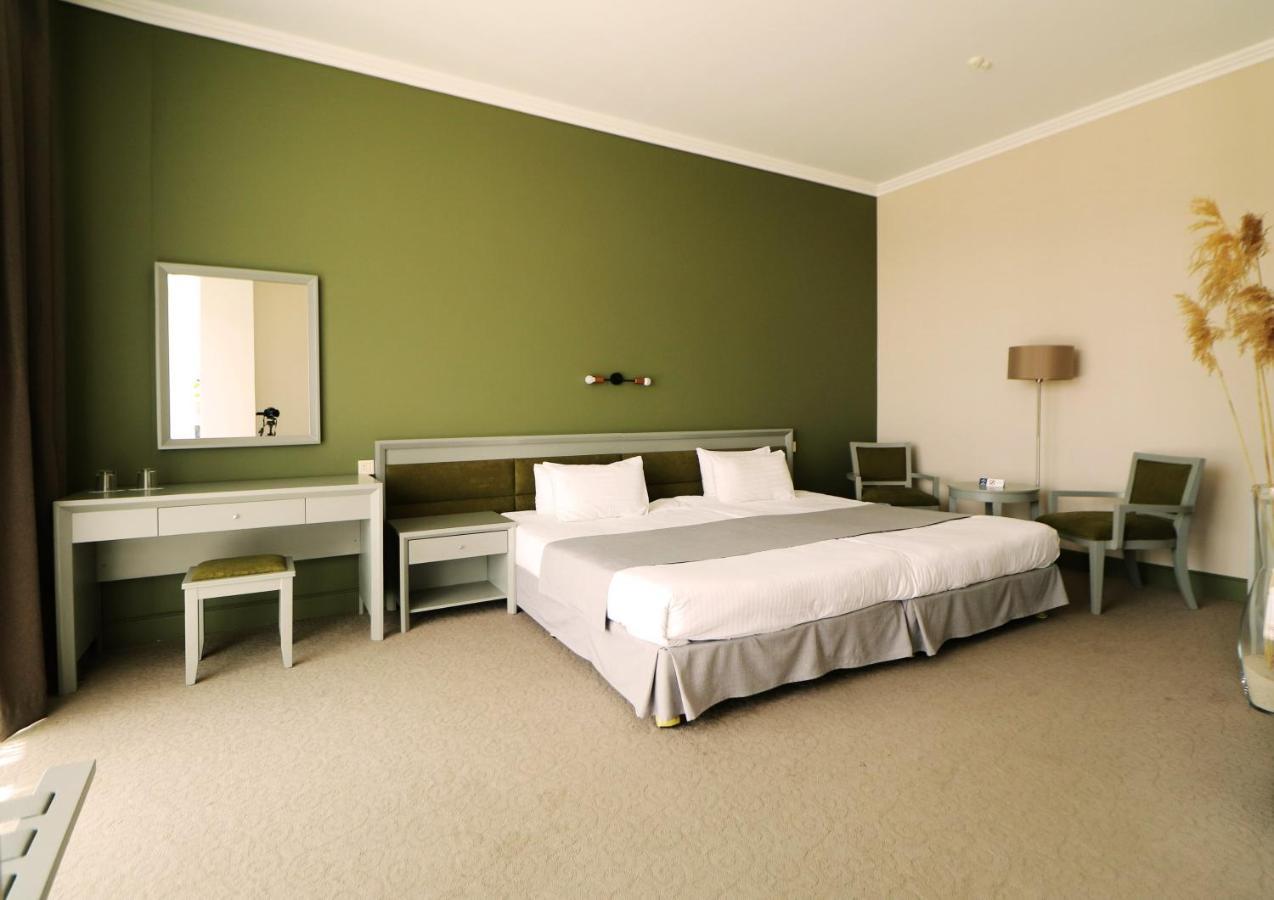 Bugaz Sea View Hotel Gribovka Buitenkant foto
