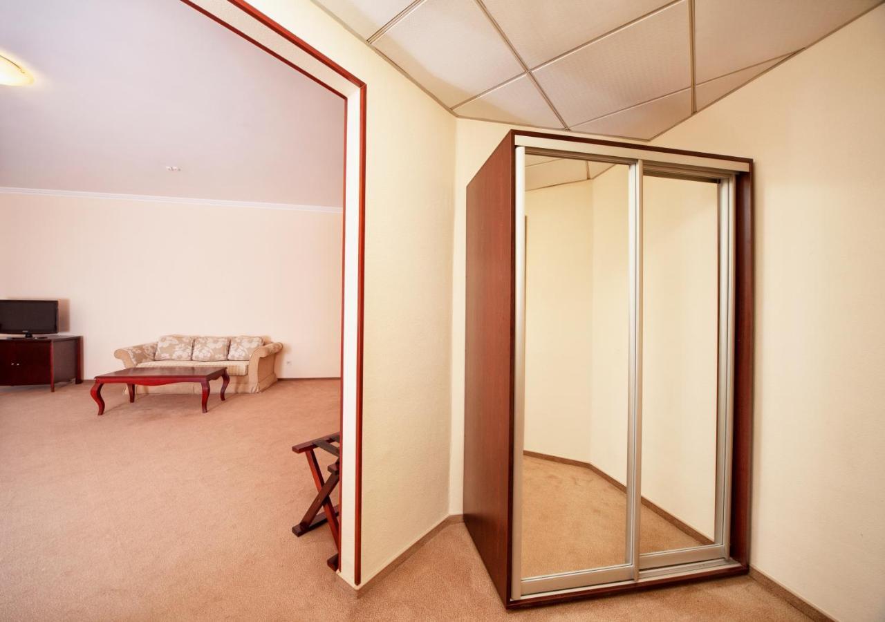 Bugaz Sea View Hotel Gribovka Buitenkant foto